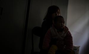 一對未婚男女不愿結(jié)婚但要為孩子上戶口，網(wǎng)上眾籌4萬罰金