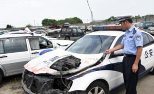 大貨車多次撞警車！警車被迫倒退數(shù)百米，直至增援警力趕到