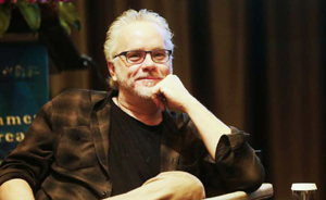 “肖申克”帶著他導(dǎo)的莎劇來上海演出，接受澎湃專訪