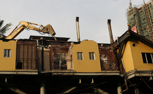 云南河口“最差算數(shù)”：2.7億建“文化長廊”，再花3億拆除