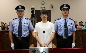 上海交警被拖行致死案被告開庭翻供，否認(rèn)看到交警扒住其車窗