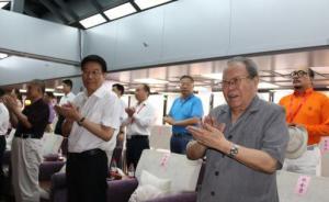 徐守盛觀看《中國出了個(gè)毛澤東》：要深挖更多打動(dòng)人的東西