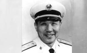 海軍原政委魏金山獲頒抗戰(zhàn)紀念章，曾隨許世友參加孟良崮戰(zhàn)役