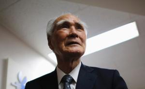 日前首相村山富市因病未能出席閱兵，對外友協(xié)會會長前往探望