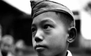 读图︱抗战大后方的面孔：从逃生列车上跌落的女童