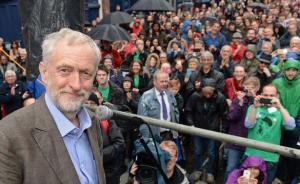 英國(guó)觀察｜活在80年代的政壇恐龍：科爾賓為何當(dāng)選工黨黨魁