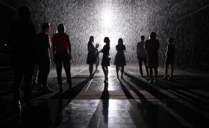 城会玩｜雨屋到底是当代艺术，还是“高科技时尚景观”？