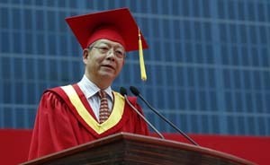 復(fù)旦校長楊玉良畢業(yè)典禮上呼吁學(xué)生“守護(hù)自由理性”