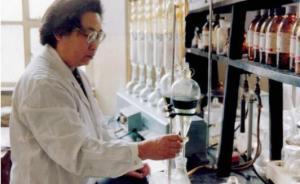 屠呦呦獲獎(jiǎng)后讓親戚“莫宣傳”，家鄉(xiāng)官員：將保護(hù)好她的舊居