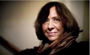 卢卡申科会利用诺奖得主阿列克谢耶维奇，假装忘了曾经压制她