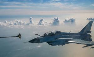 視頻| 海軍殲10戰機空中加油畫面曝光