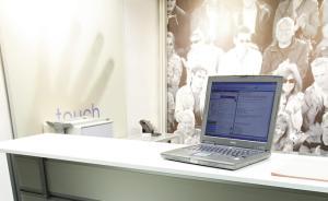 編造政治謠言、發(fā)表言論過激博文，廣東一英語系副主任被撤職