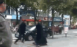 當(dāng)街暴打環(huán)衛(wèi)女工，湖北枝江一街道辦公職人員被行政拘留十日