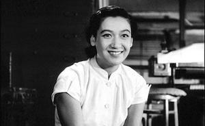 小翻書黨｜佐藤忠男：《麥秋》中原節(jié)子的微笑，是女神的微笑