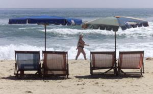 美媒：越南官員稱當(dāng)?shù)厝藥椭袊?guó)人買地，面向南海有戰(zhàn)略敏感