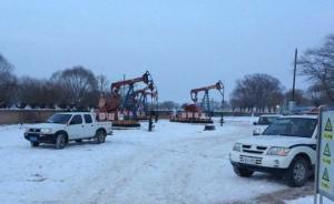 壮汉驾卡车冲入中石油长庆油田抢劫石油，员工劝阻遭恶语威胁