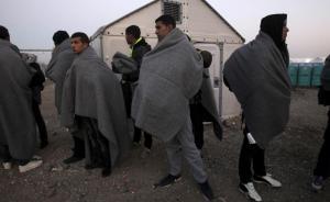 國際移民組織：難民“走私販”今年至少獲益10億美元