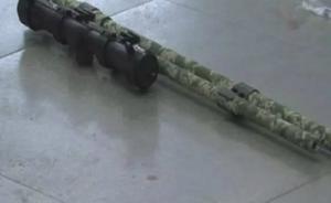 河南一男子持改制射釘器射傷女店員，致其懷中女嬰墜地身亡