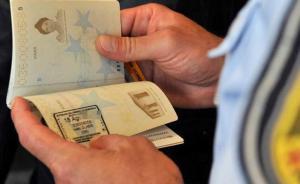 美國(guó)上漲簽證費(fèi)定點(diǎn)狙擊印資企業(yè)，中國(guó)留學(xué)生意外“躺槍”