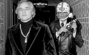 讀圖 | 狗仔隊和明星激斗50年，為大眾建起“崇拜的廟宇”