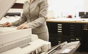 首都機場打印文件每張10元，工作人員稱價位由機場統(tǒng)一規(guī)定