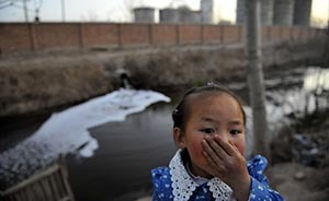 “毒泥圍城”：政府投5000億處理污水，仍有80%污泥未處理