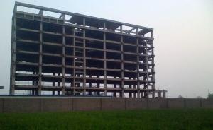 河北一縣政府騙取農(nóng)民土地建交通局大樓，爛尾六年未拆除