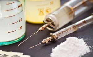 491人被举报立交桥涵洞内聚众吸毒，深圳警方拘留近百人