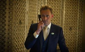 抖森版《夜班經(jīng)理》：一個大寫的悶