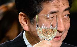 本末倒置，安倍“俯瞰地球儀外交”無法取信國際社會