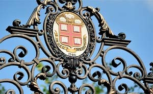 美國(guó)常春藤聯(lián)盟4校陷校園“性侵門(mén)”，但沒(méi)有哥大