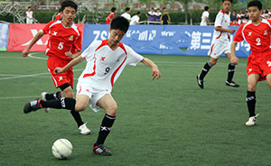 教育部：3年时间把校园足球定点学校从5000余扩至2万所