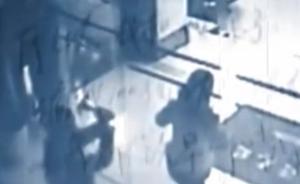 四川雅安一富商持榔頭酒店追殺女護(hù)士：背叛我又找個(gè)當(dāng)官的