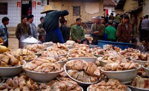 一些地方干部摆“无事酒”，办一次收礼顶农民10年收入