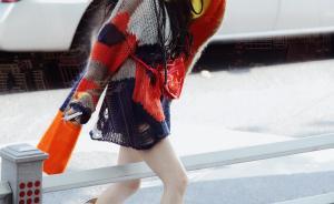 女星張馨予微博發(fā)圖被上海警方點(diǎn)名：跨過道路隔離欄應(yīng)處罰款