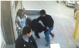 西安一民警為3元停車費打保安，官方：已登門道歉并取得諒解