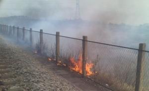 湖北村民燒荒致8趟列車晚點(diǎn)，武漢鐵路局：嚴(yán)重威脅行車安全