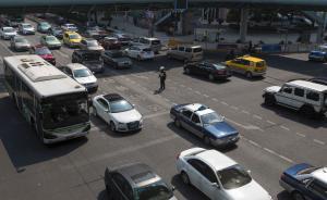 上海整治汽車“變道加塞”：罰一百記2分，有司機(jī)習(xí)慣性加塞