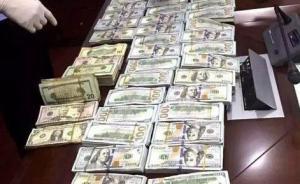 两农民工广州白云机场捡到35万美元物归原主，外国失主跪谢