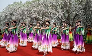 張春賢《求是》撰文談南疆治理：實(shí)行民族平等的計(jì)生政策