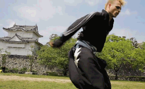 日本首聘外國(guó)忍者：月薪過(guò)萬(wàn)，表演后空翻還要同游客合影