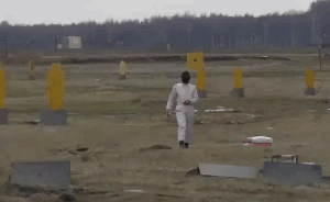 俄副總理發(fā)布新型軍用防護(hù)服視頻，網(wǎng)友驚呼“逆天黑科技”