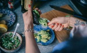 女生为什么那么爱减肥，却又自称吃货？