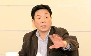 反映蘇榮妻子致國家損失10億，舉報者之子遭收押后取保候審