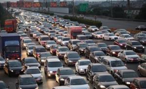 G40返滬擁堵長(zhǎng)江隧橋車輛嚴(yán)重積壓，上海交警建議避開