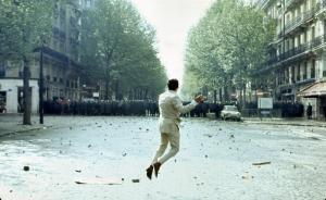 誰的青春不迷茫？1968年5月躁動(dòng)的巴黎