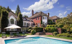 中國(guó)對(duì)資本外流管制趨緊，在美國(guó)買豪宅的中國(guó)人越來越少