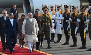 印度总理15年后再访伊朗，投资恰巴哈尔港欲“一举三得”