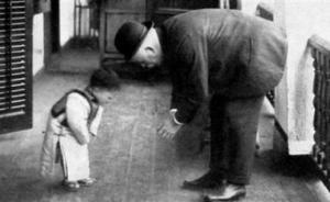 德國(guó)漢學(xué)家如何看待中國(guó)人講究的客套與面子？