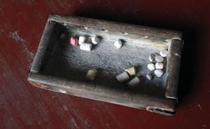 山西財(cái)大一學(xué)院教師稱代課十年仍沒簽合同：沒底薪病都不敢生